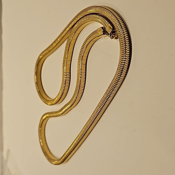 Snake Square Chain 30" Long x 1/4"W Goldtone Necklace - Picture 5 of 5